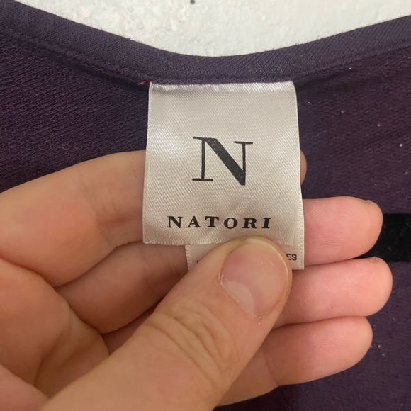 Natori women's M long sleeve scoop neck relaxed fit tunic length top in plum EUC - Picture 2 of 5